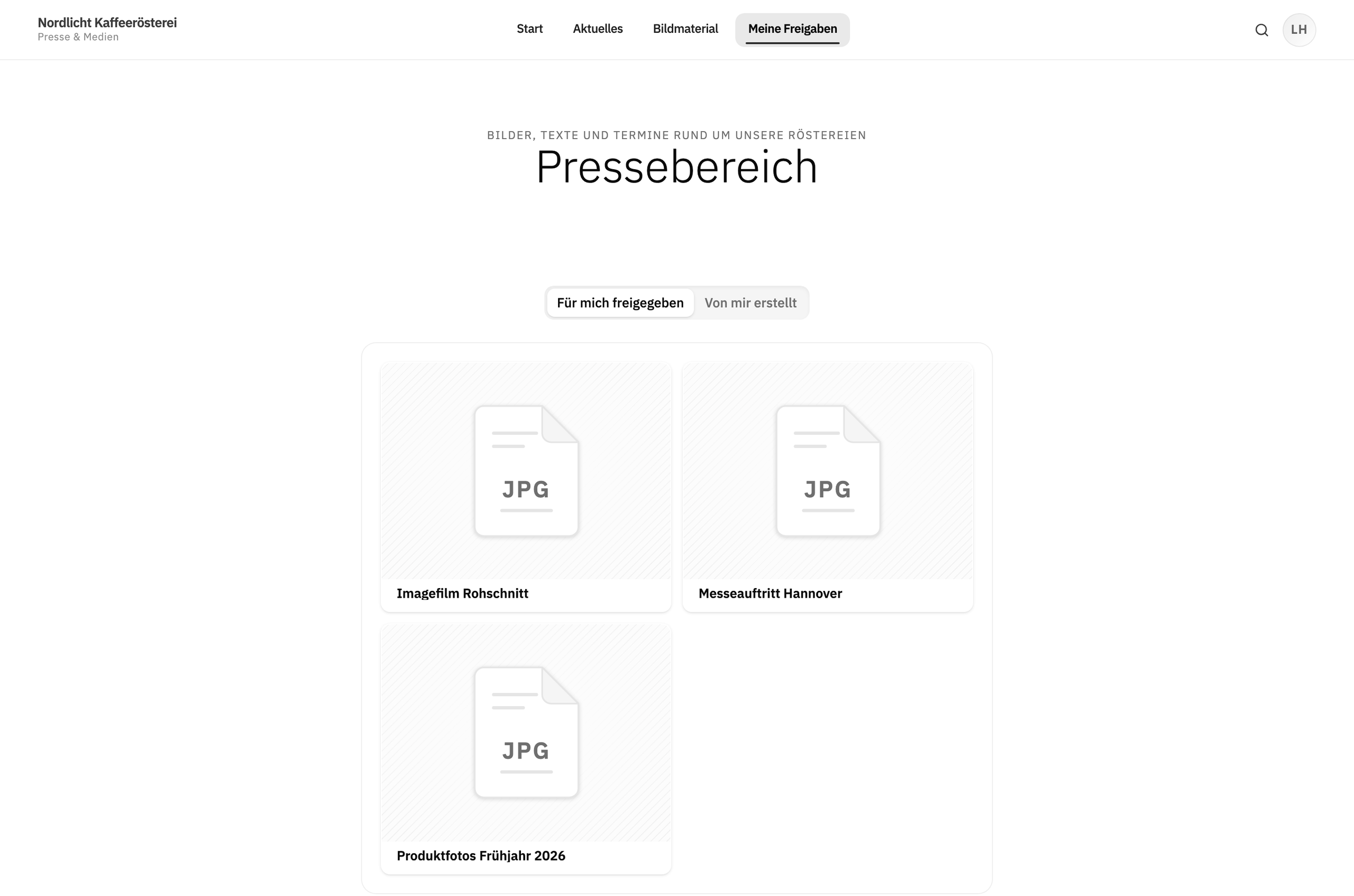Veröffentlichte Präsentation mit Navigationsleiste und Cover oben; der Menüpunkt Meine Freigaben ist hervorgehoben, darunter die Liste Für mich freigegeben